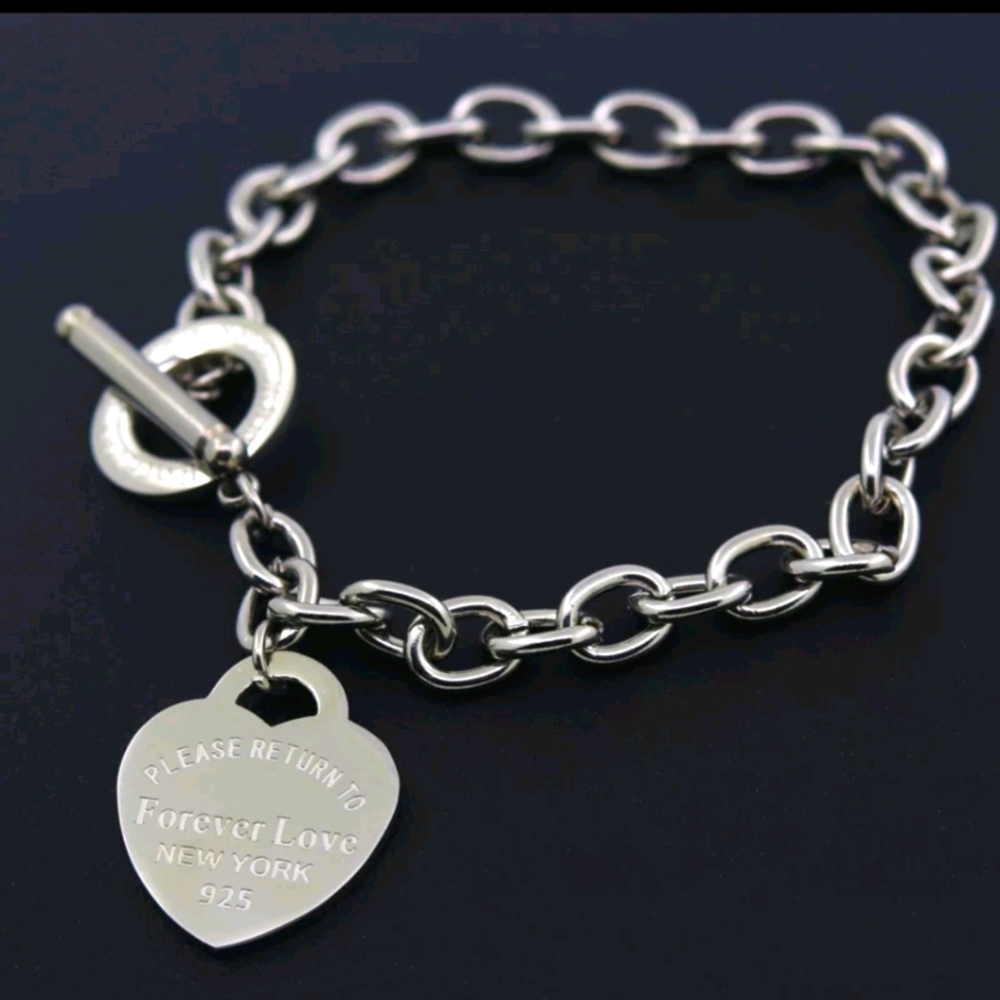 Beautiful toggle bracelet